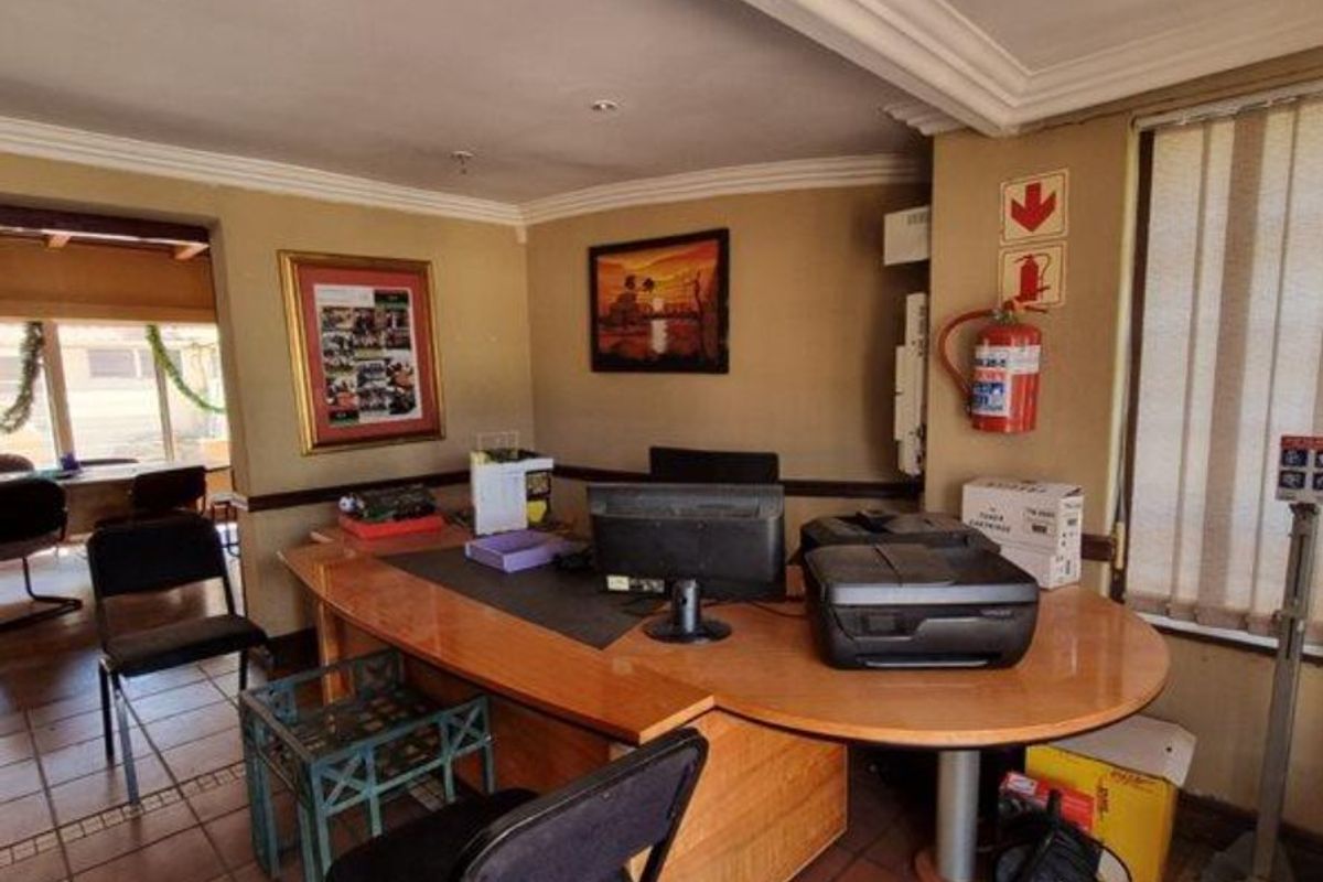 Prime Office Building – Hatfield (Approx. 1?650?m2 Erf | 550?m2 GLA) - Photo 3