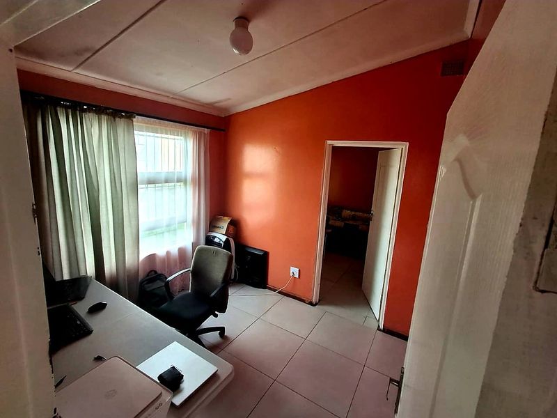 3 Bedroom House for Sale in Mdantsane - Photo 6