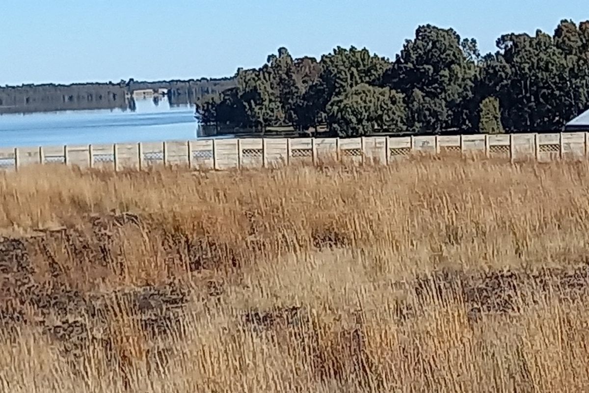 Eco Off-Grid Agricultural Stands  - Photo 3