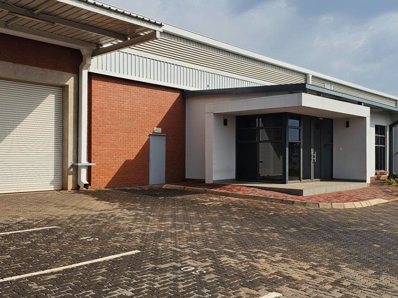 Boost Efficiency with Our Strategically Located Warehouses - Photo 2