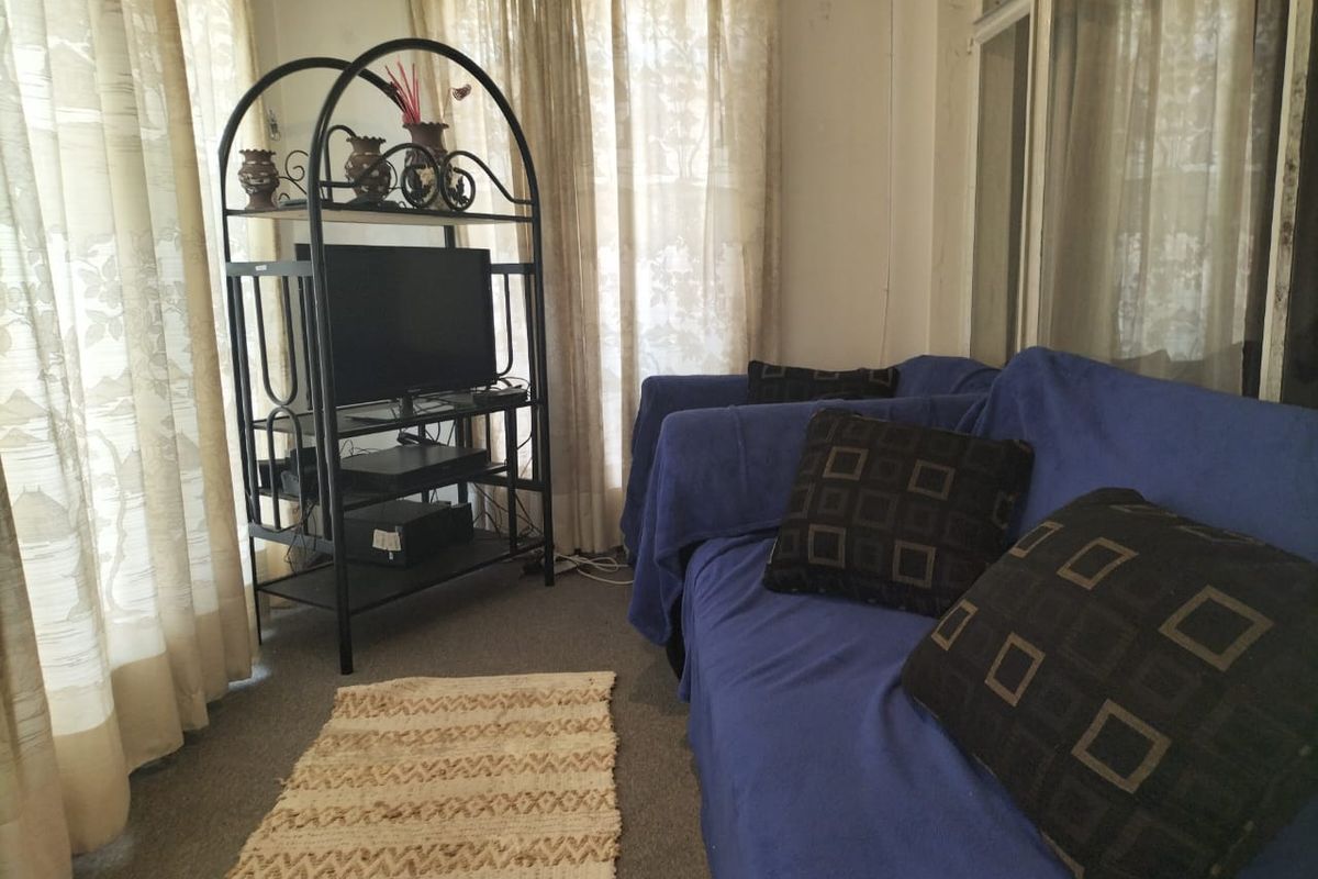 Lovely Face brick Family Home - Photo 5