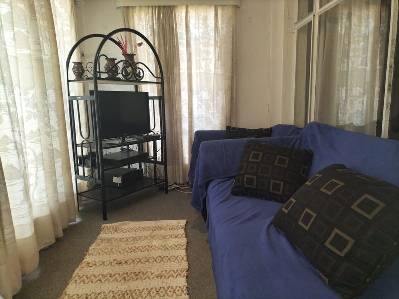 Lovely Face brick Family Home - Photo 5