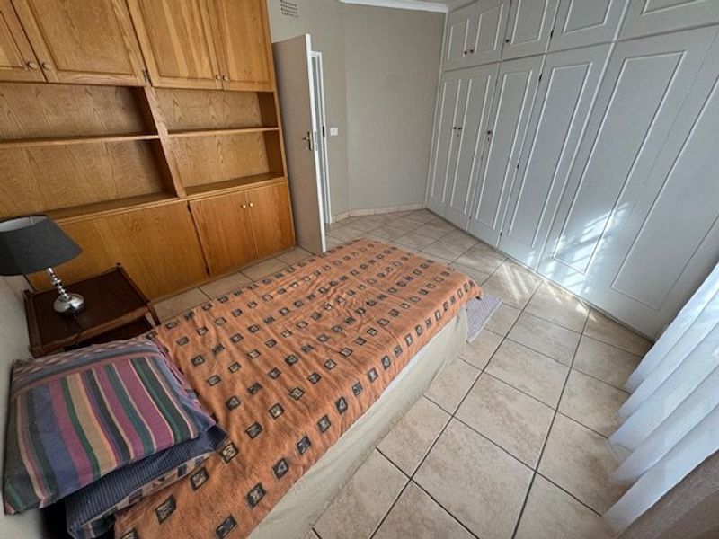 Spacious Five-Bedroom Family Retreat with Pool - Photo 9