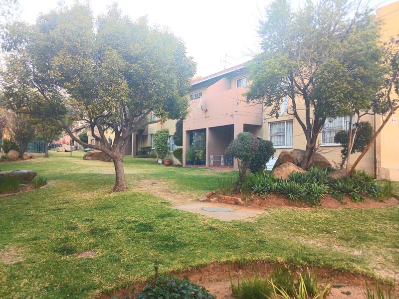 Spacious Three Bedroom Apartment For Sale - Photo 2