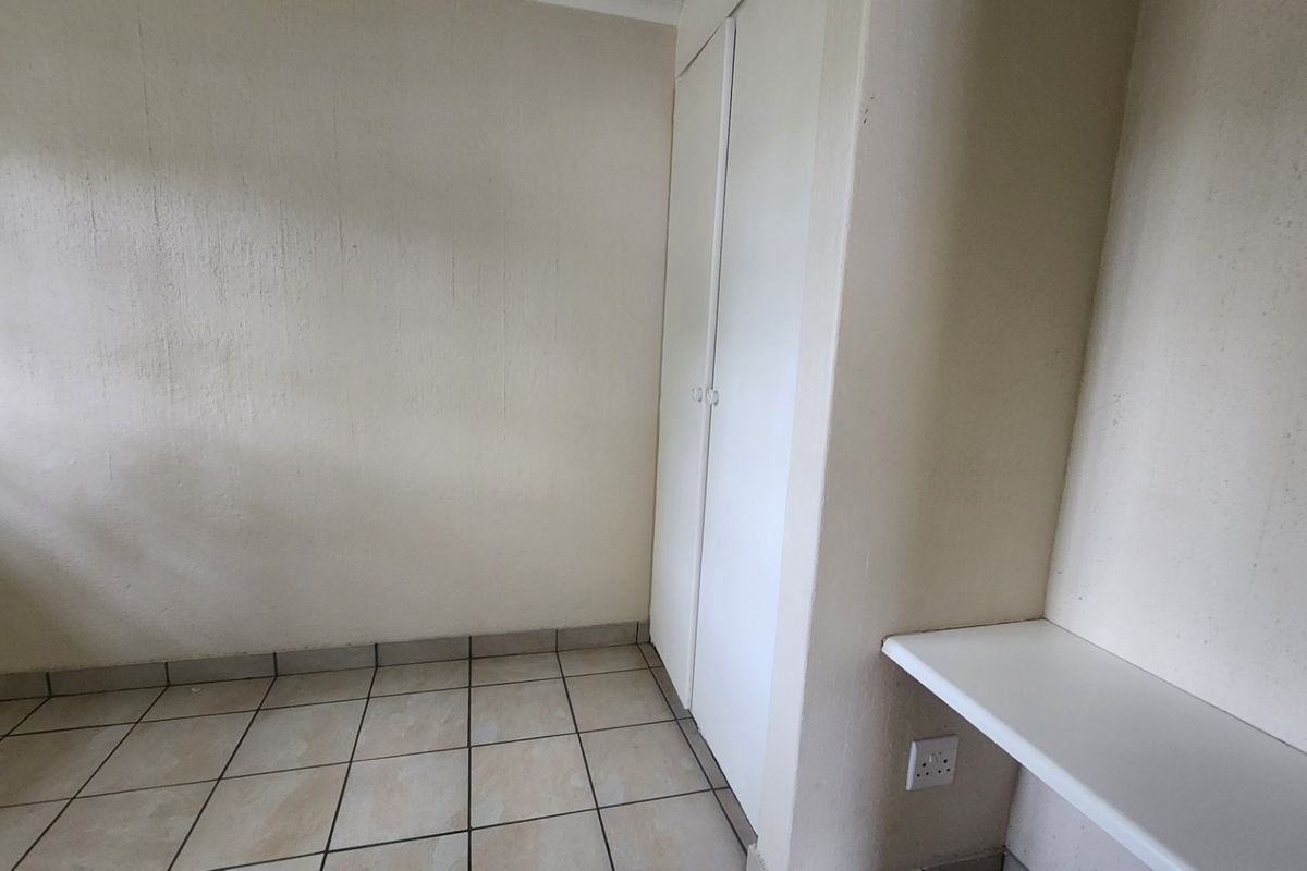 Gorgeous Investment With Tenants  - Photo 4