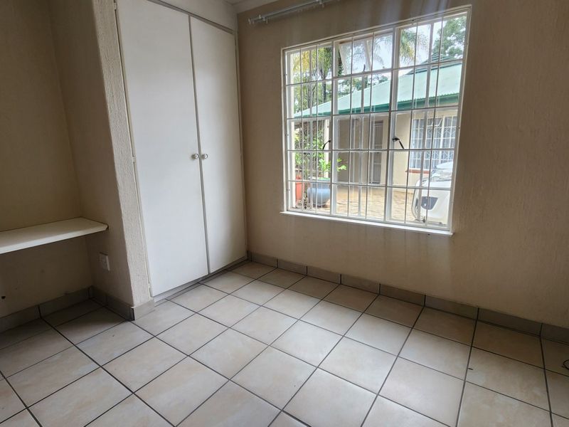 Gorgeous Investment With Tenants  - Photo 10