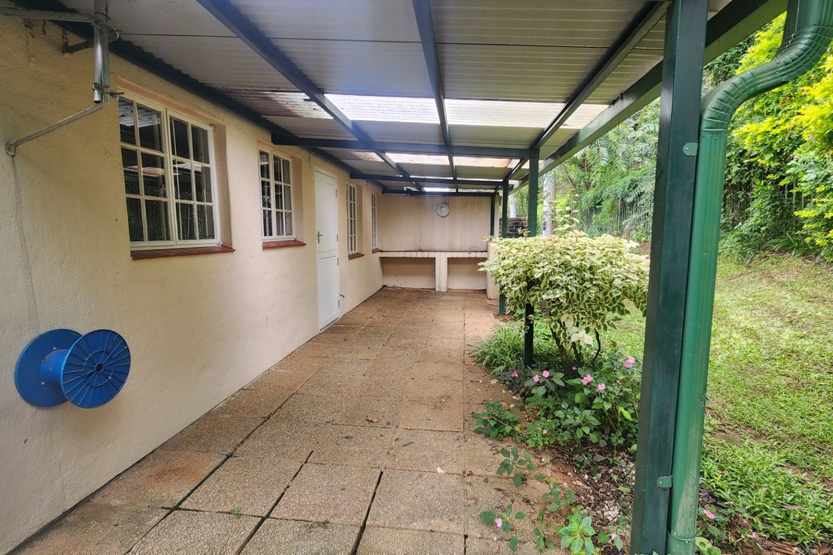 Gorgeous Investment With Tenants  - Photo 2