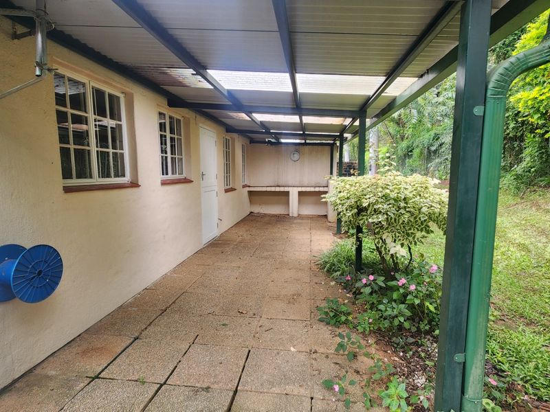 Gorgeous Investment With Tenants  - Photo 2