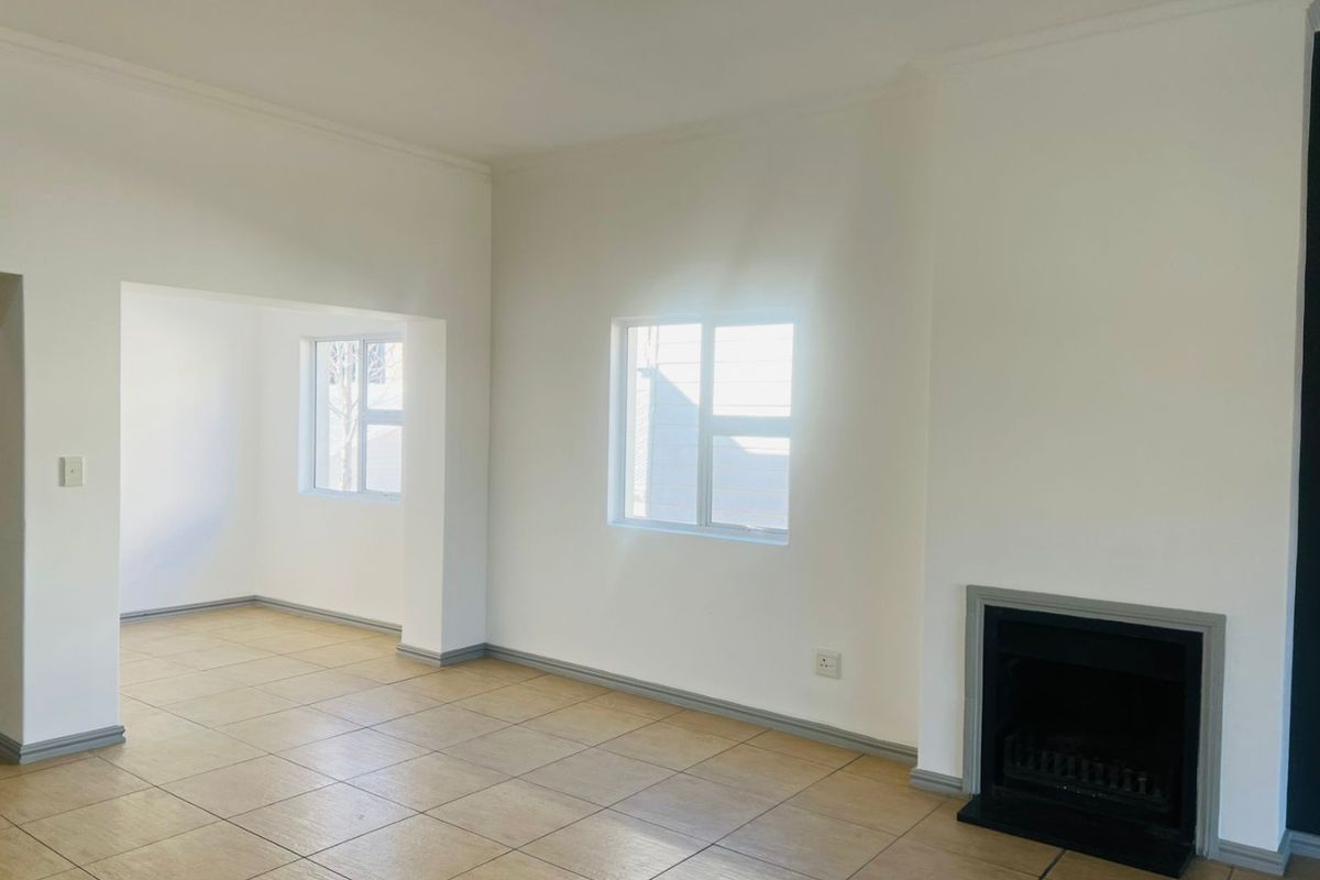 Spacious 2 Bed, 2.5 Bath Luxury Apartment in Portland Place - Thorn Valley Estate - Photo 4