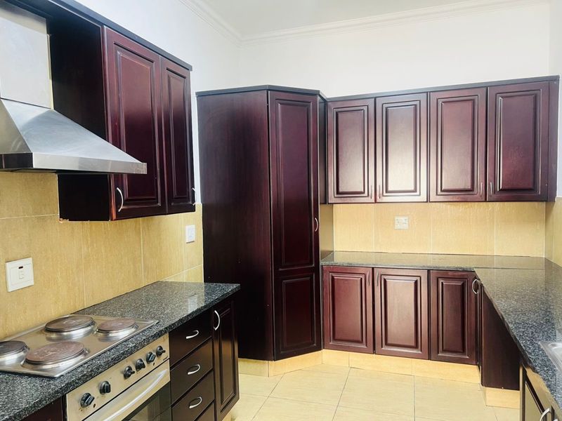 Spacious 2 Bed, 2.5 Bath Luxury Apartment in Portland Place - Thorn Valley Estate - Photo 8