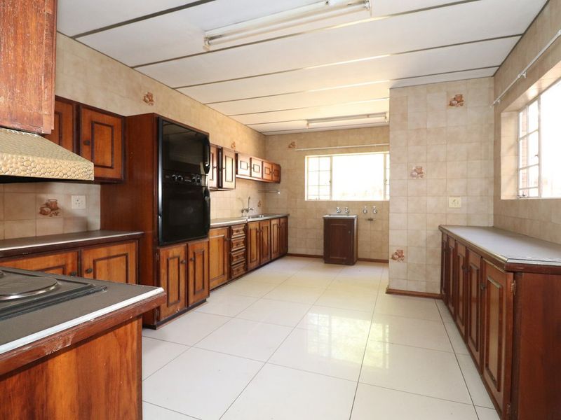 Spacious 3-Bedroom Duplex Townhouse - Photo 8
