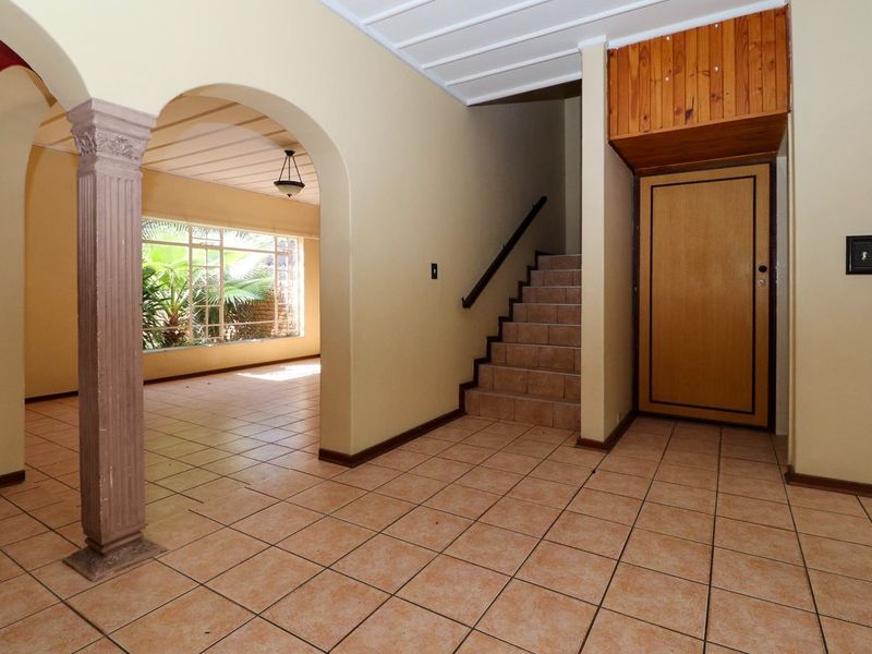 Spacious 3-Bedroom Duplex Townhouse - Photo 4