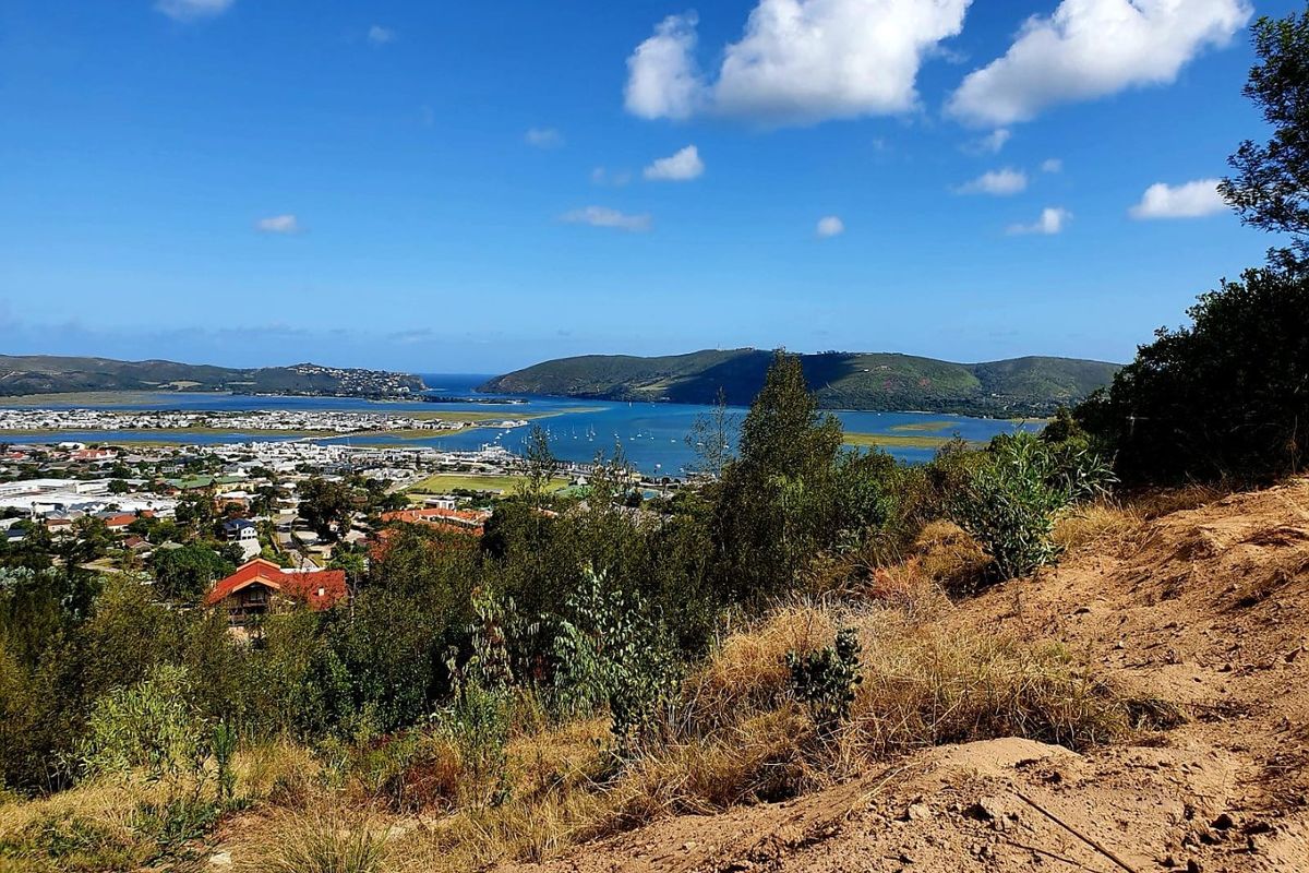 Elevated Paradise in Knysna Heights – No Transfer Duty! - Photo 2