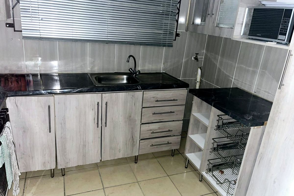 2 Bedroom House for Sale in Mdantsane nu 14 - Photo 4