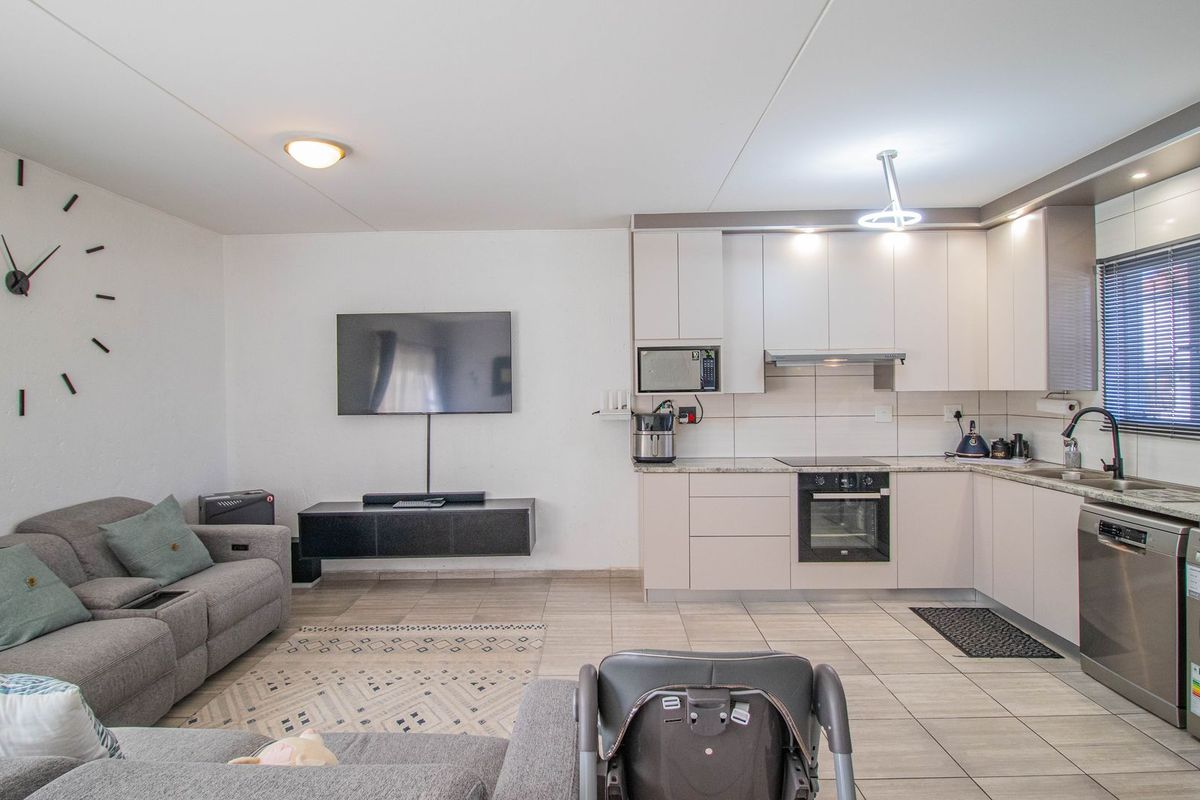 Lock Up and Go in Secure complex - Photo 5