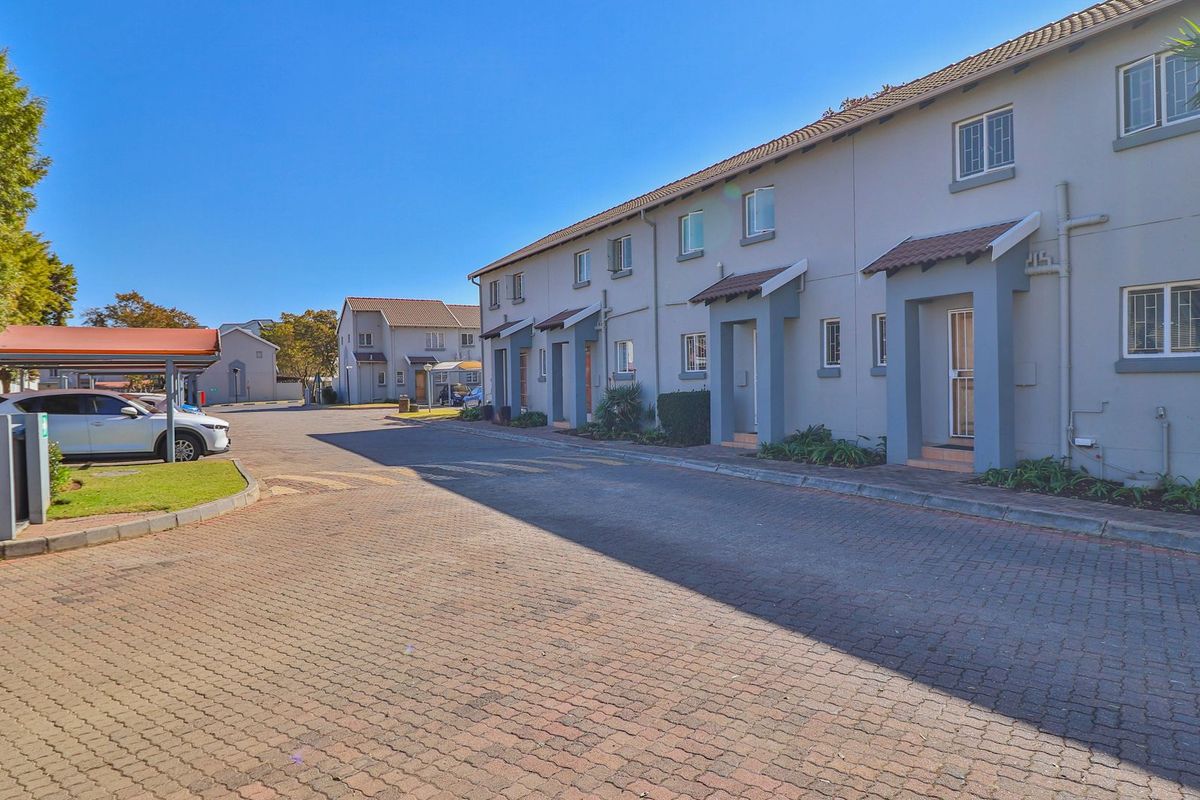 Lock Up and Go in Secure complex - Photo 3