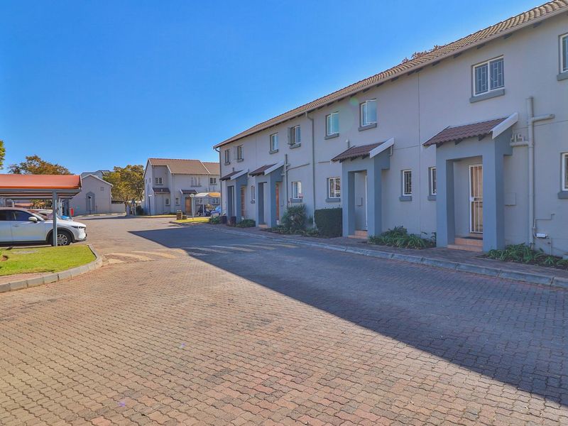 Lock Up and Go in Secure complex - Photo 3