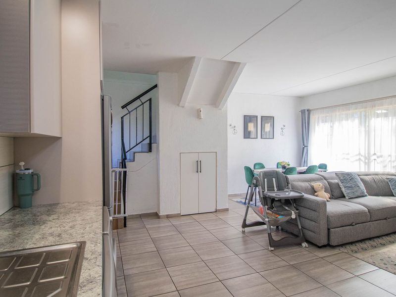 Lock Up and Go in Secure complex - Photo 9