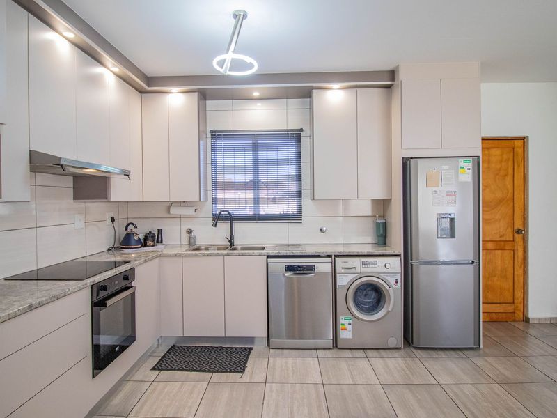 Lock Up and Go in Secure complex - Photo 6