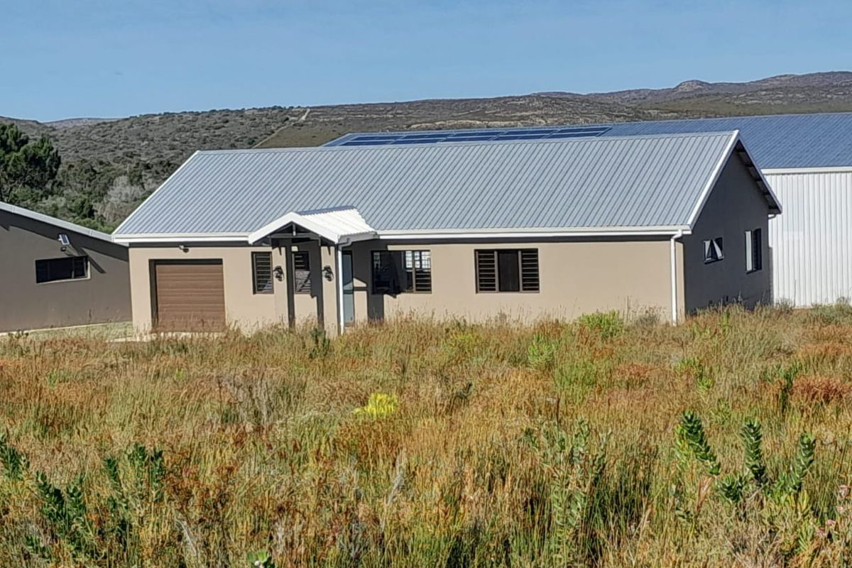 Tranquil Farm Living | Ideal for Remote Work, Creative Souls, or Peaceful Retirement - Photo 2