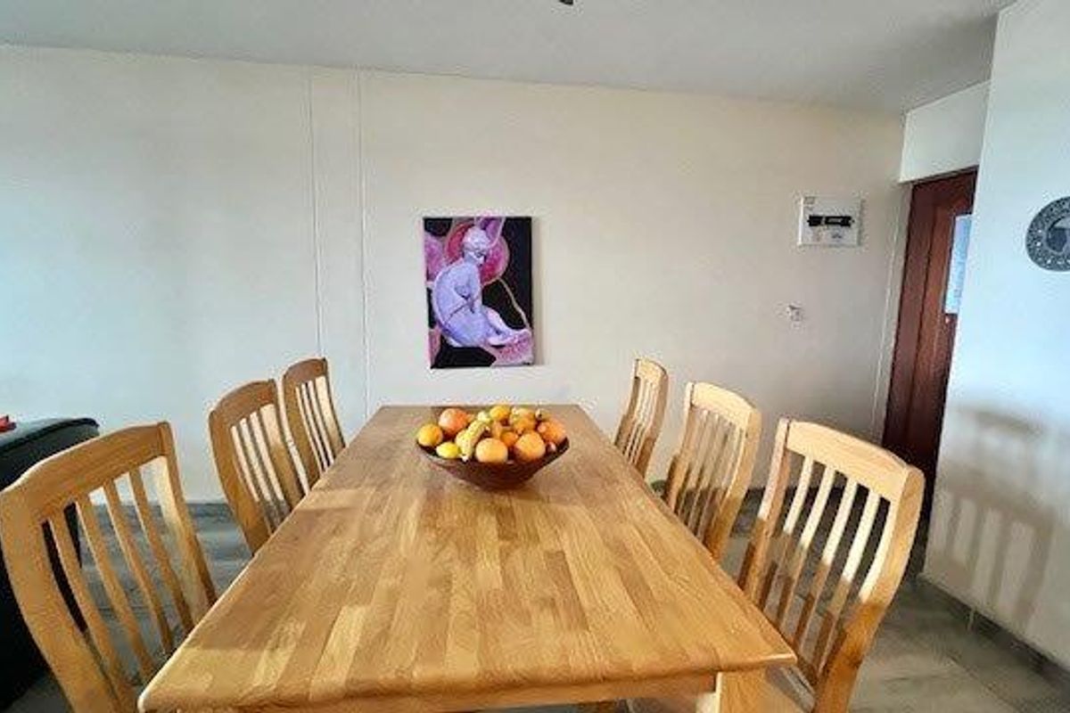 Ground Floor Beauty with Ocean Views – Pet Friendly and Fully Furnished - Photo 4