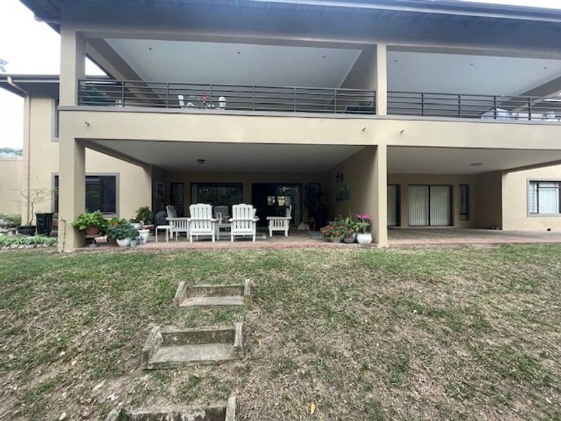 Spacious 4-Bedroom Ground Floor Corner Unit in Tranquil Uvongo Setting - Photo 2
