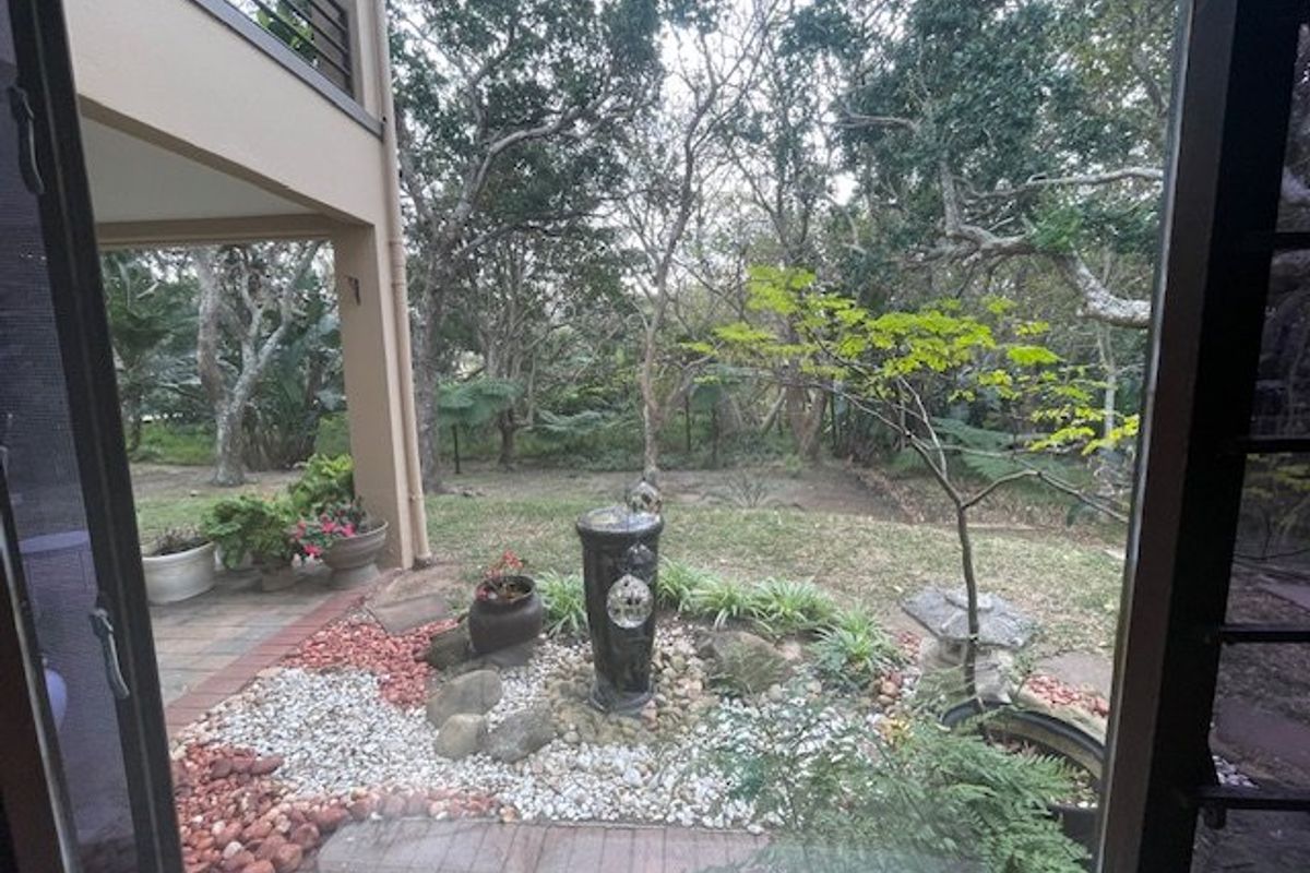 Spacious 4-Bedroom Ground Floor Corner Unit in Tranquil Uvongo Setting - Photo 4