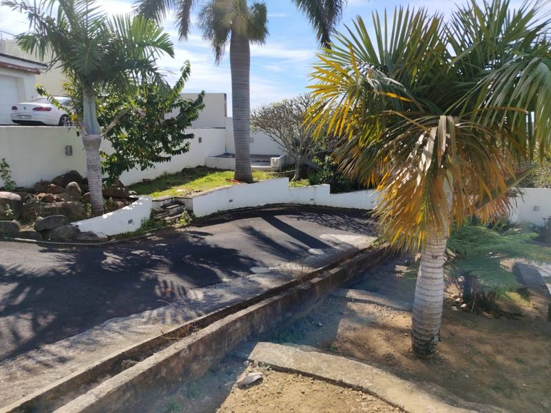 Versatile Freestanding Property with Incredible Sea Views – Endless Potential in Palm Beach, KZN South Coast - Photo 3