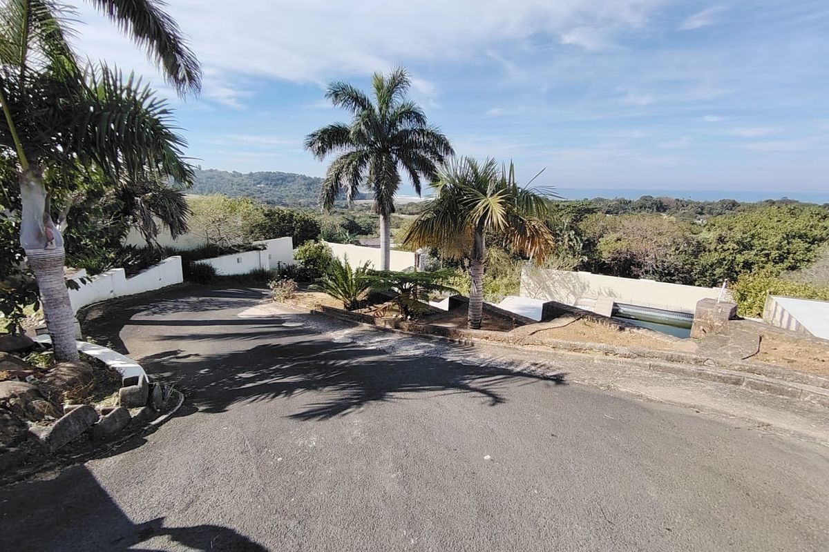 Versatile Freestanding Property with Incredible Sea Views – Endless Potential in Palm Beach, KZN South Coast - Photo 2