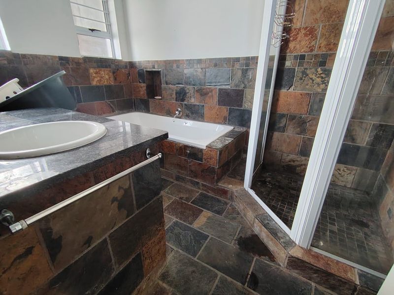 Versatile Freestanding Property with Incredible Sea Views – Endless Potential in Palm Beach, KZN South Coast - Photo 10