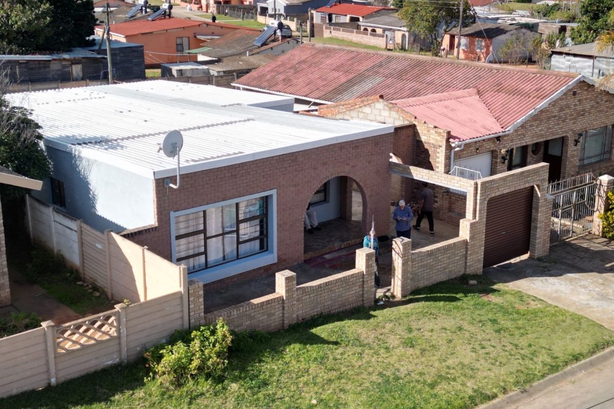 An absolute gem, spacious and tastefully renovated  - Photo 3