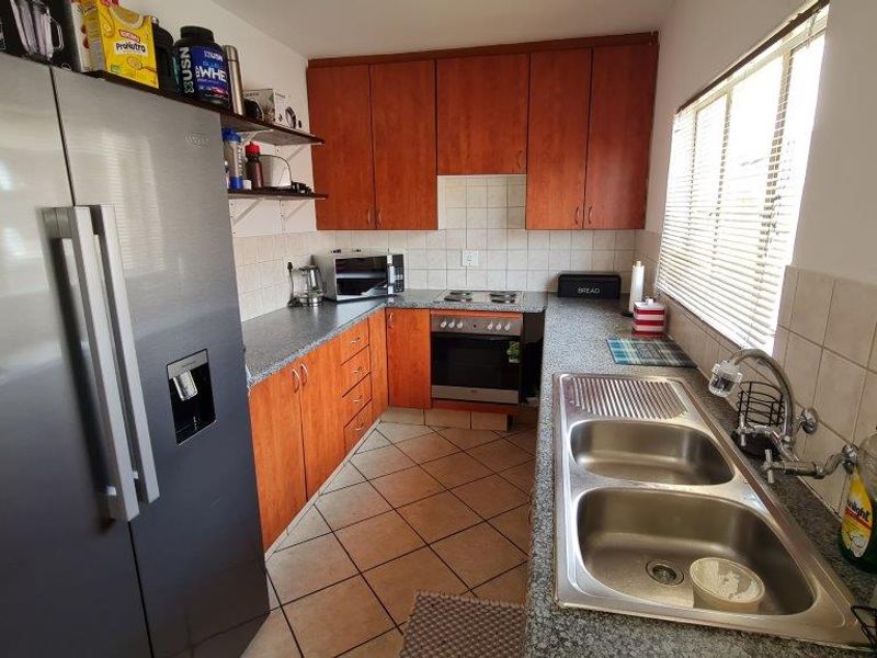 Two Bedroom Apartment with a Loft - Photo 4