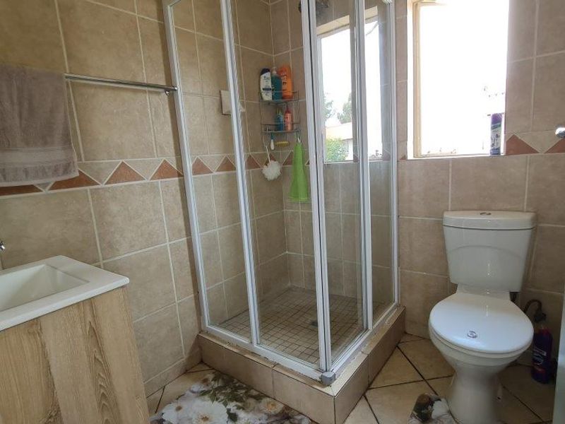 Two Bedroom Apartment with a Loft - Photo 10