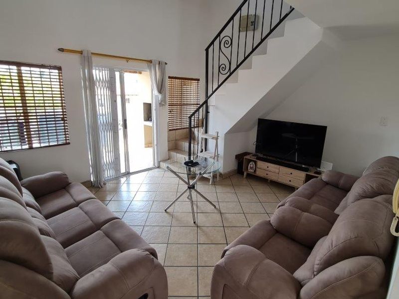 Two Bedroom Apartment with a Loft - Photo 7