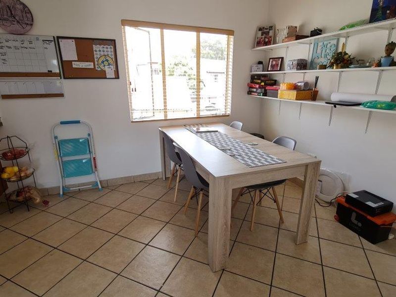 Two Bedroom Apartment with a Loft - Photo 6