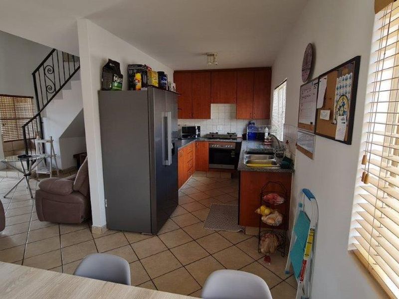 Two Bedroom Apartment with a Loft - Photo 5