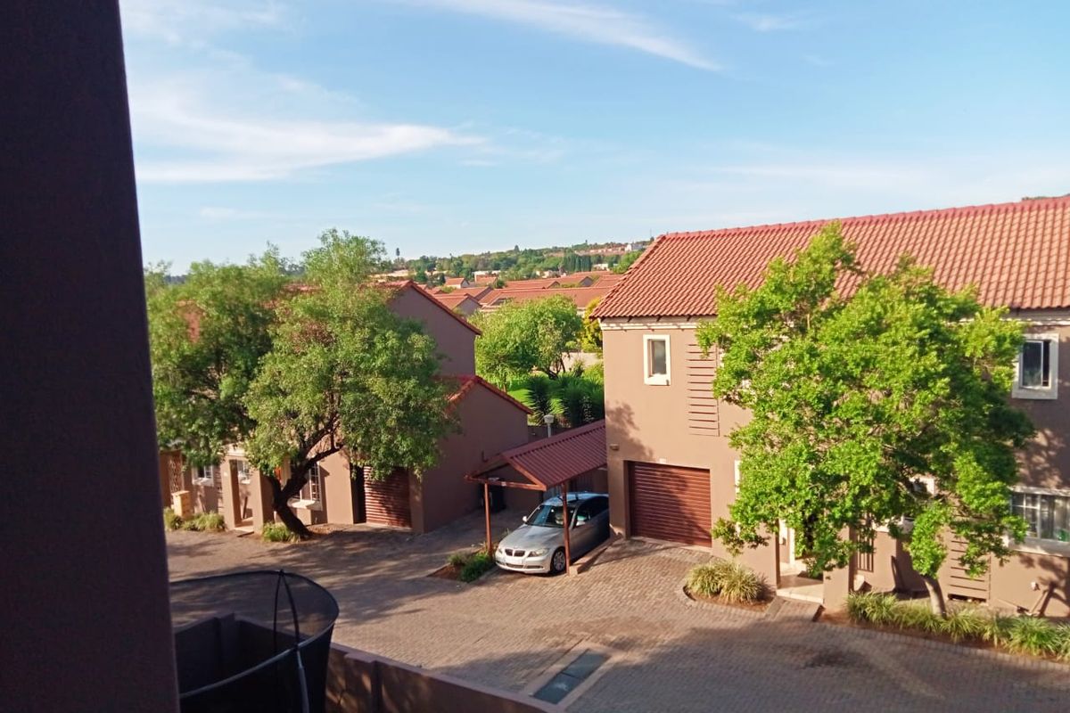 Two Bedroom Apartment with a Loft - Photo 3
