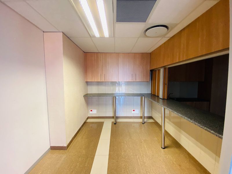 Prime Office Space To Let In Menlyn - Photo 4