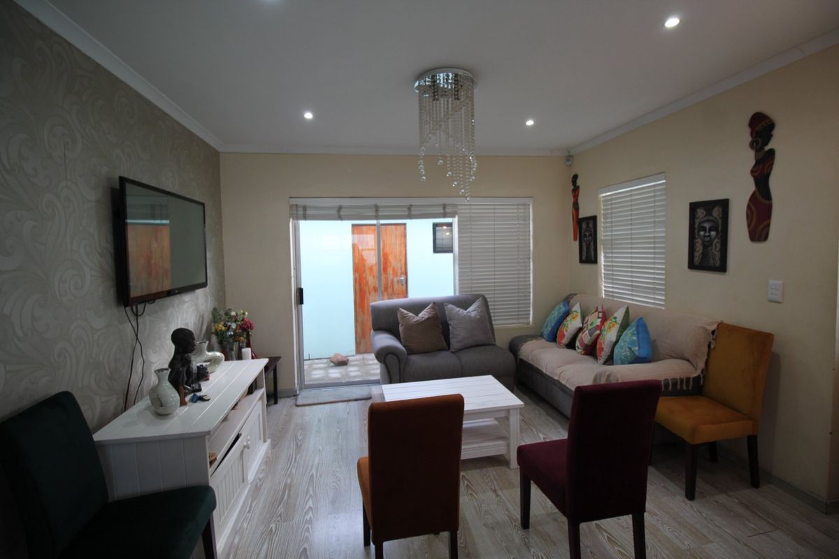 Lovely Cleary Estate Home for sale - Photo 5