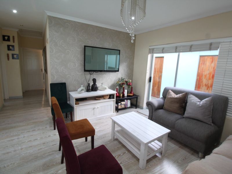 Lovely Cleary Estate Home for sale - Photo 10