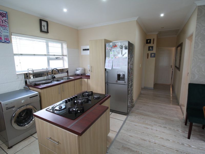 Lovely Cleary Estate Home for sale - Photo 8