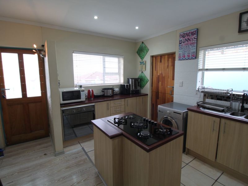 Lovely Cleary Estate Home for sale - Photo 7