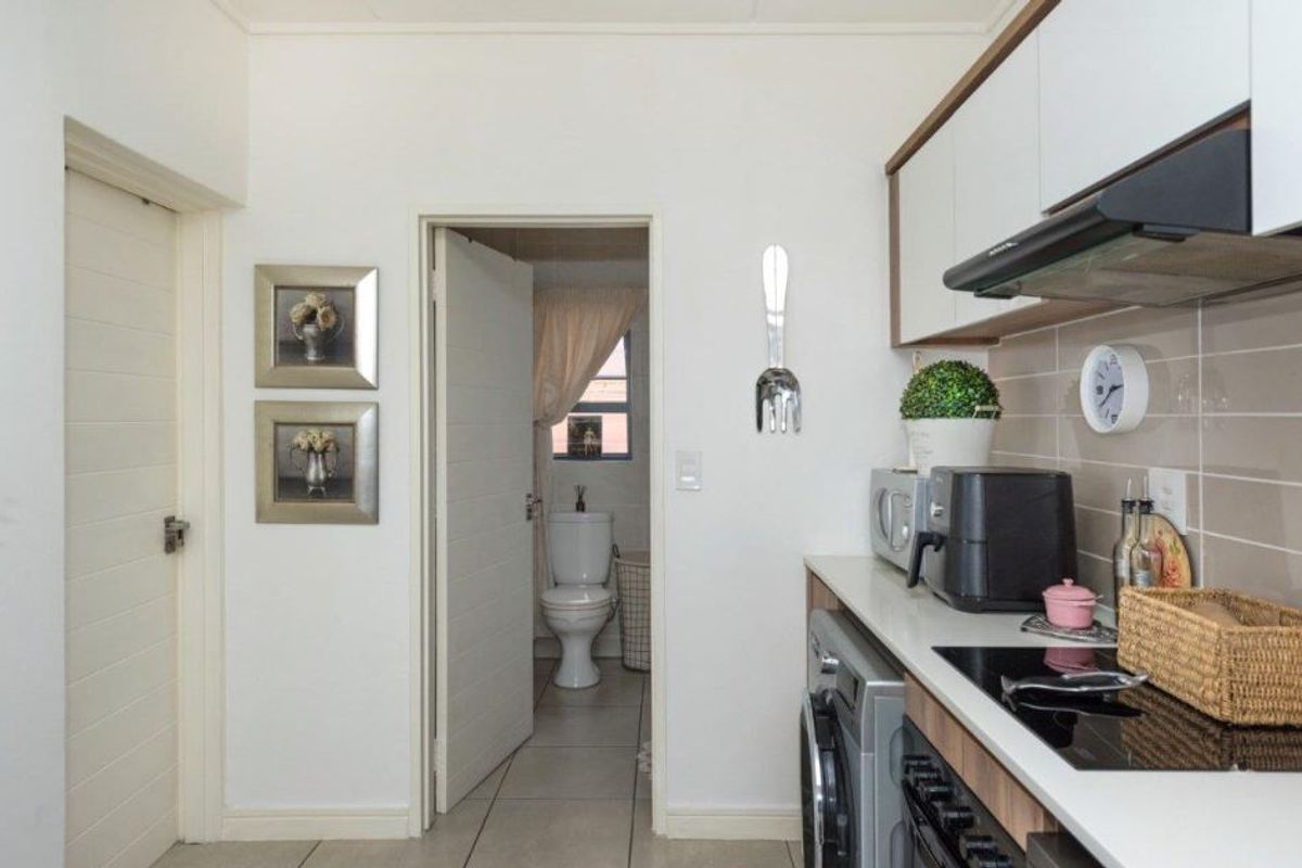 Modern 1-Bedroom Apartment with Luxury Lifestyle Features in The Reid, Linbro Park! - Photo 4