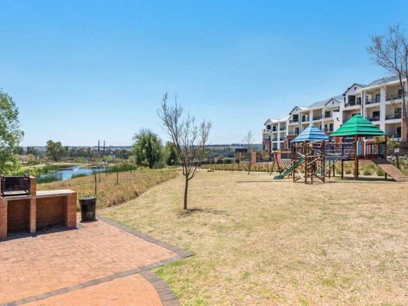 Modern 1-Bedroom Apartment with Luxury Lifestyle Features in The Reid, Linbro Park! - Photo 10