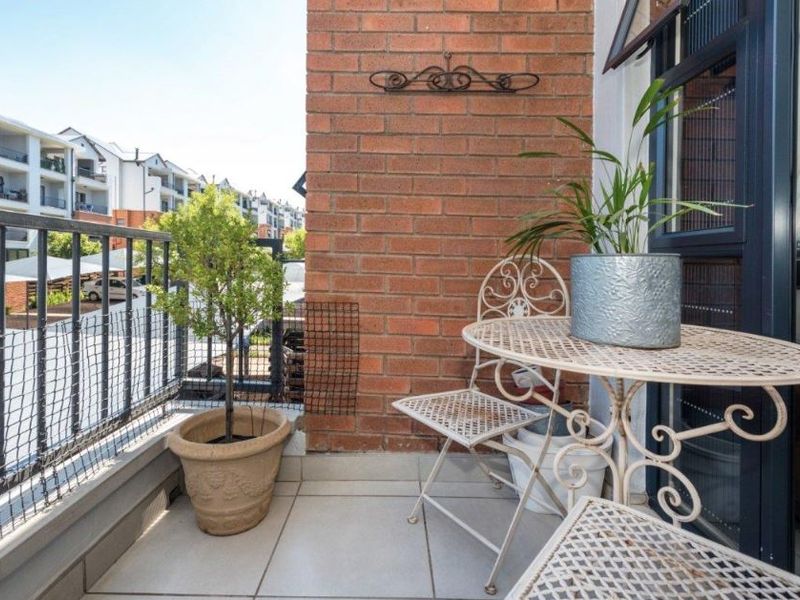 Modern 1-Bedroom Apartment with Luxury Lifestyle Features in The Reid, Linbro Park! - Photo 7