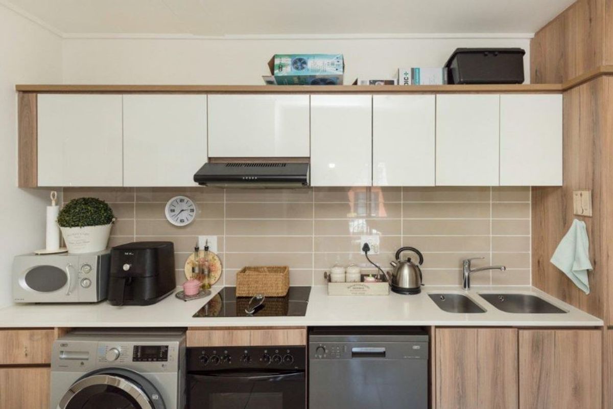 Modern 1-Bedroom Apartment with Luxury Lifestyle Features in The Reid, Linbro Park! - Photo 3