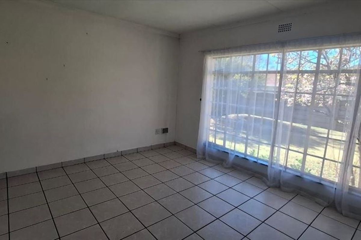 Charming Home with Classic Comforts - Photo 2