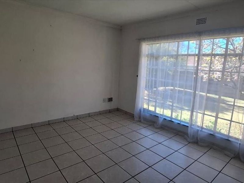 Charming Home with Classic Comforts - Photo 2