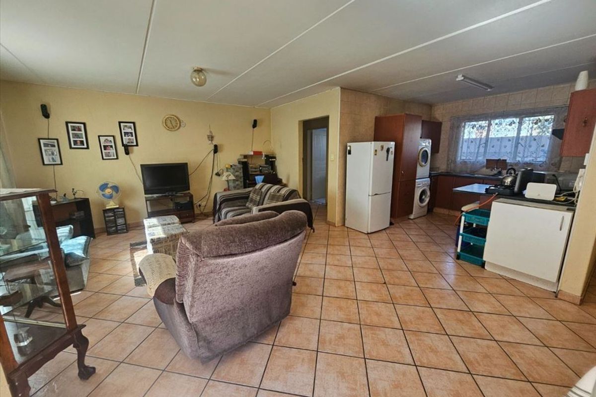 Neat and Practical Starter Home - Photo 2