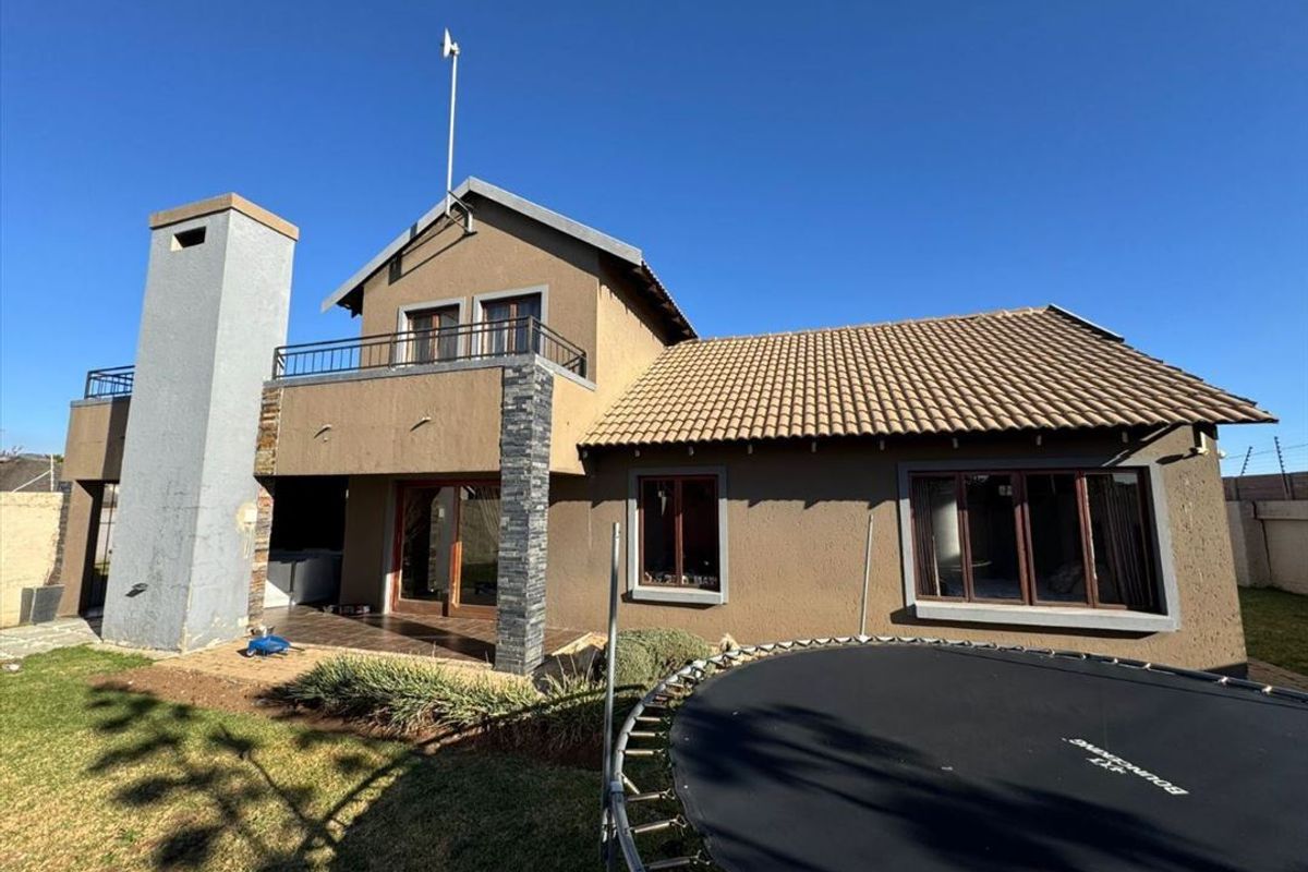 Affordable Family Home with Essential Comforts - Photo 3